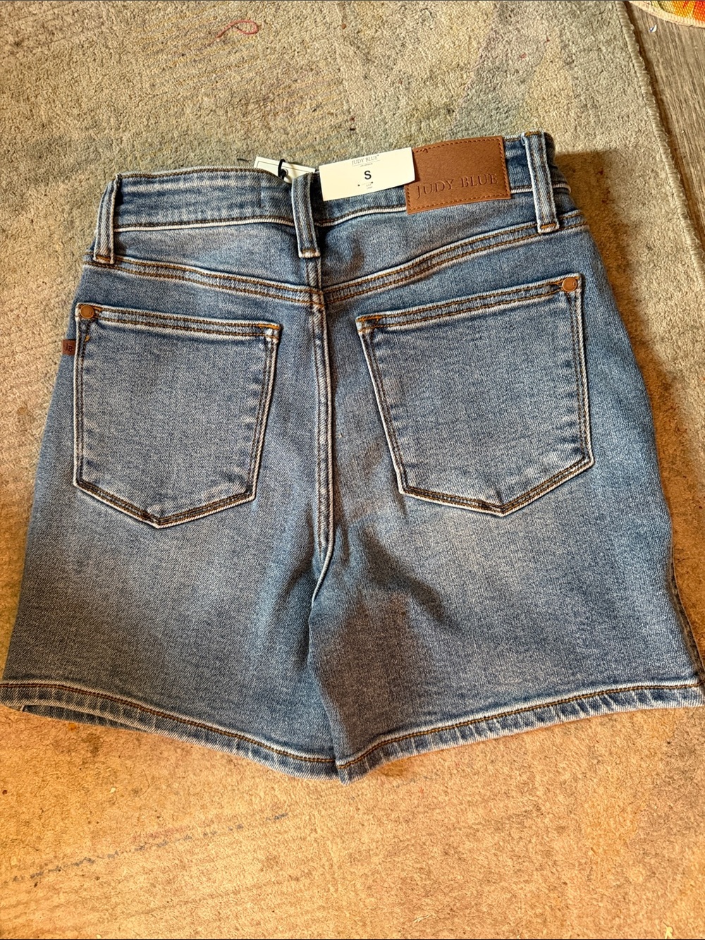 Judy Blue Small Stretchy Blue Jean Shorts - Picture 3 of 3